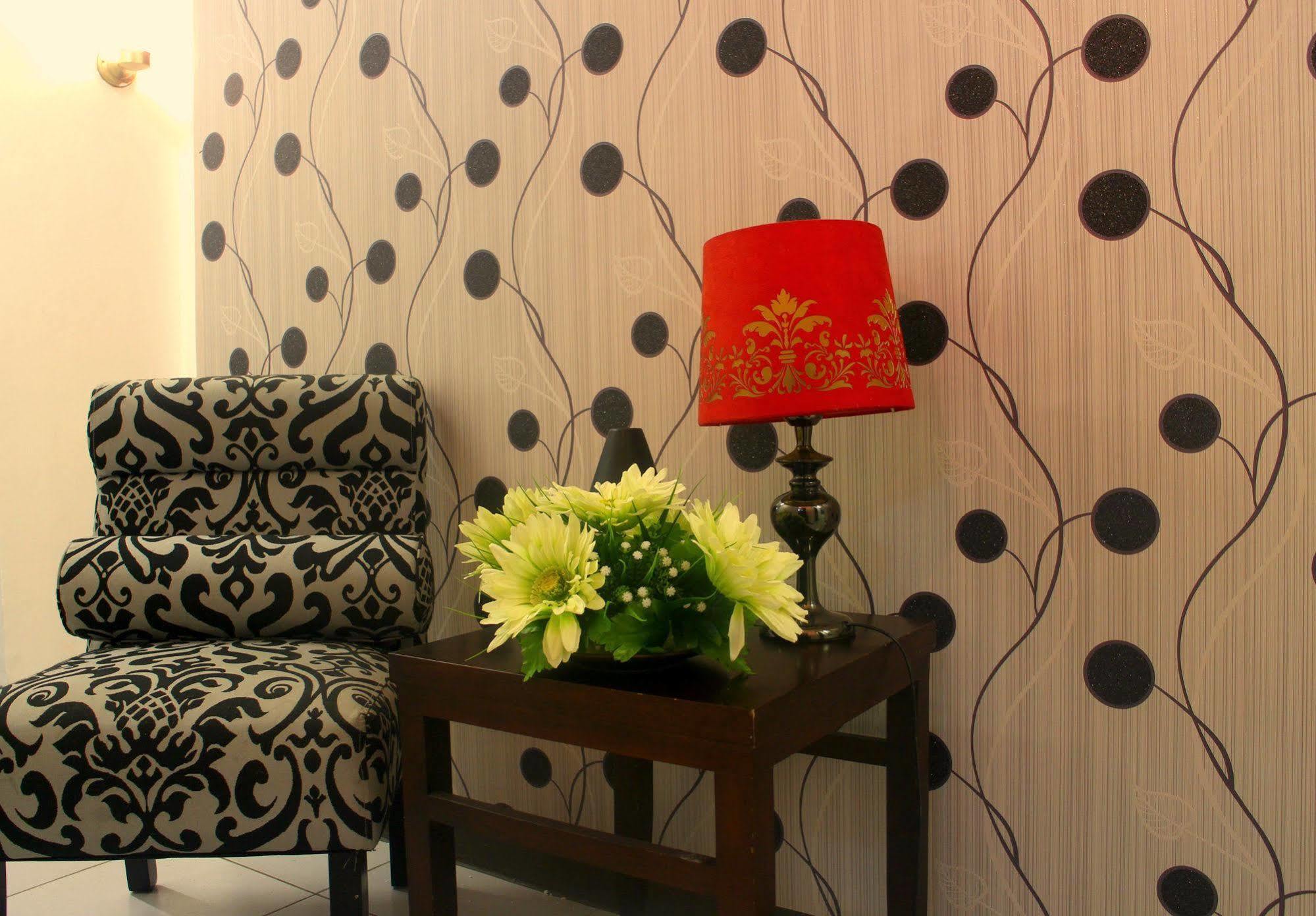 Urban Hostel Pasig City Exterior photo